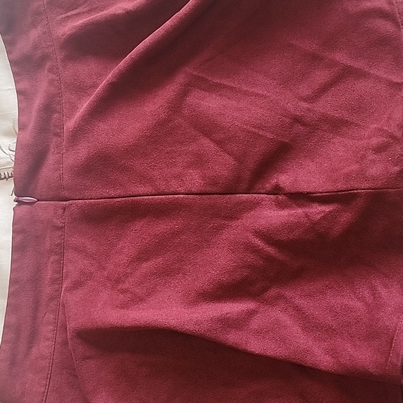Red suede skort - Picture 4 of 4